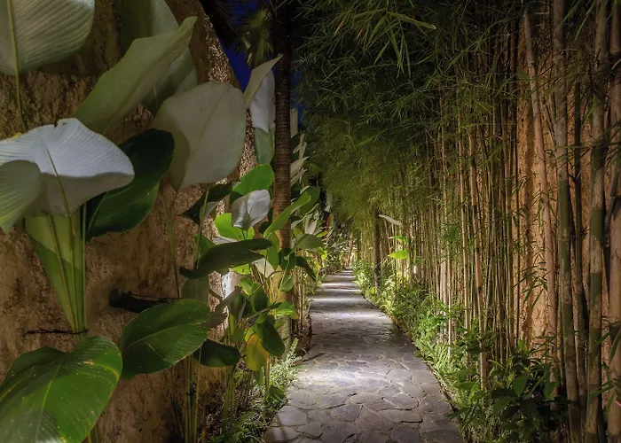 Ecosix Bali 4*